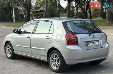 Хэтчбек Toyota Corolla 2003 в 