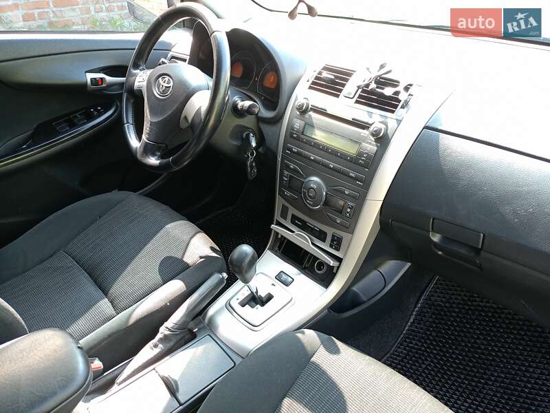 Седан Toyota Corolla 2007 в Чернигове