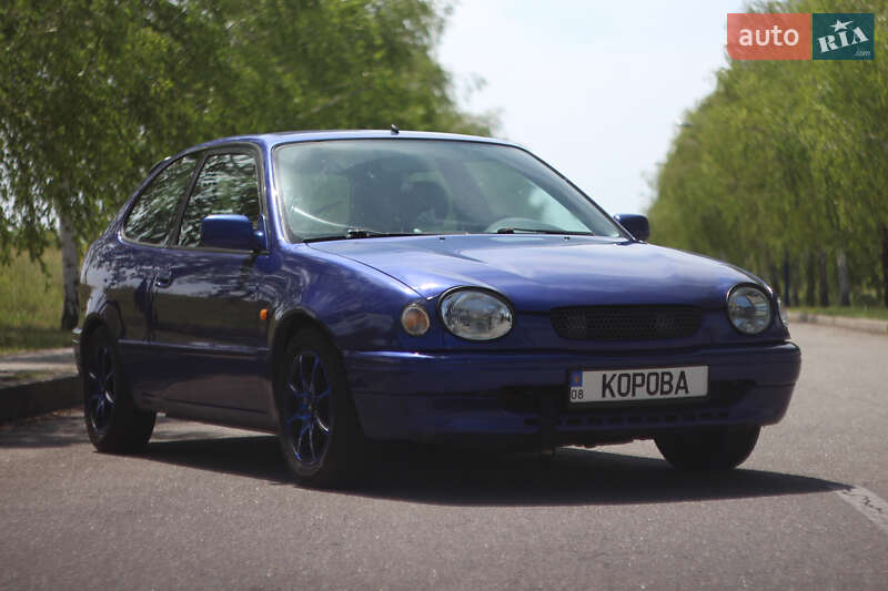 Хэтчбек Toyota Corolla 1998 в 