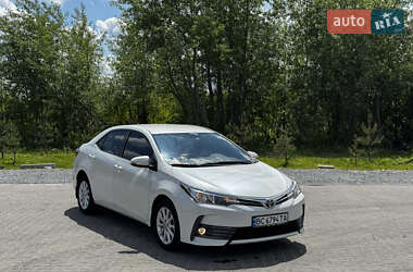 Седан Toyota Corolla 2018 в 