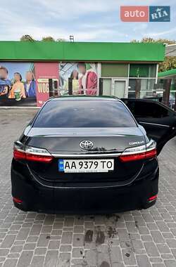Седан Toyota Corolla 2018 в 
