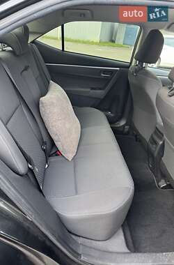 Седан Toyota Corolla 2018 в 