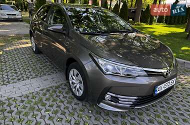Седан Toyota Corolla 2016 в Харкові