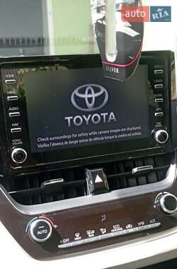 Седан Toyota Corolla 2019 в 