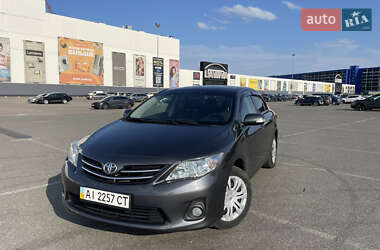 Седан Toyota Corolla 2010 в 