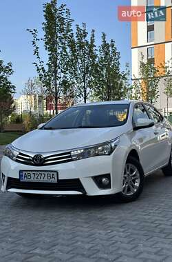 Седан Toyota Corolla 2015 в Києві