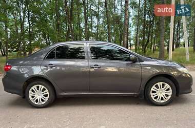 Седан Toyota Corolla 2008 в Охтирці