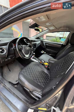 Седан Toyota Corolla 2017 в 