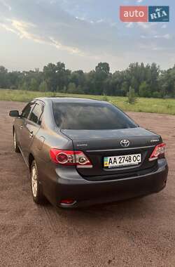 Седан Toyota Corolla 2011 в 