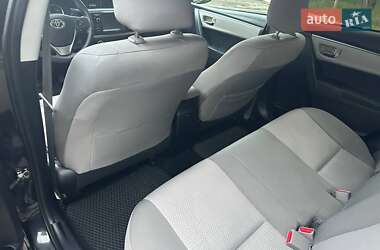 Седан Toyota Corolla 2015 в 