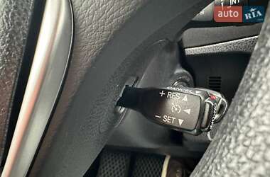Седан Toyota Corolla 2015 в 
