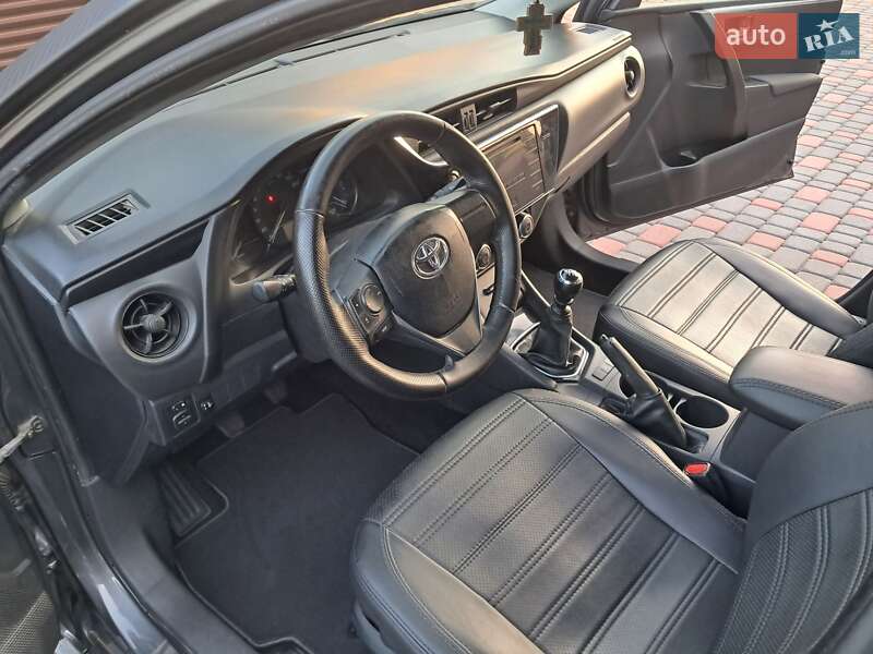 Седан Toyota Corolla 2018 в Рівному