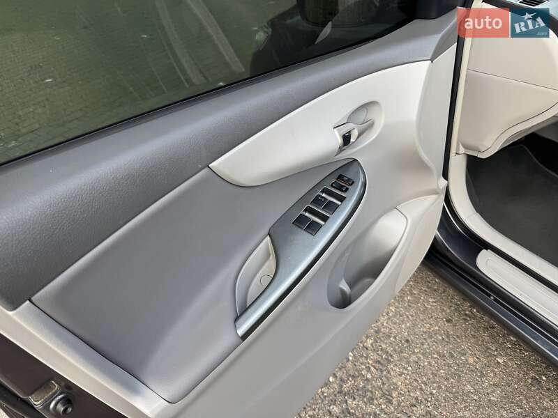 Седан Toyota Corolla 2008 в Одесі