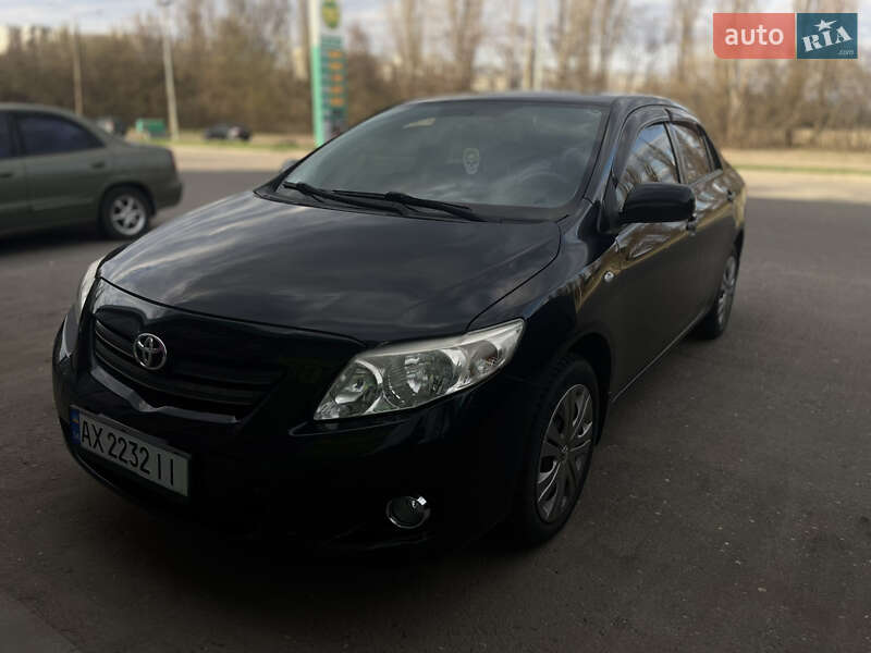 Седан Toyota Corolla 2008 в Змиеве
