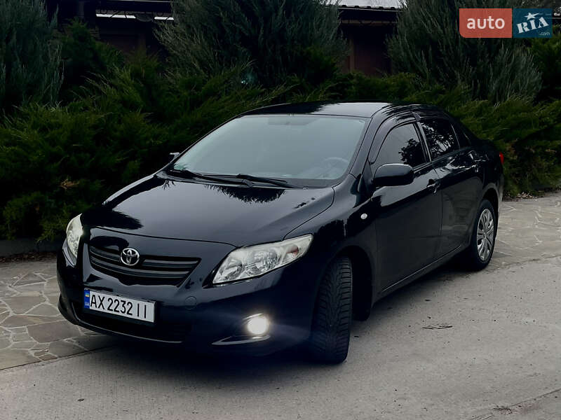 Седан Toyota Corolla 2008 в Змиеве
