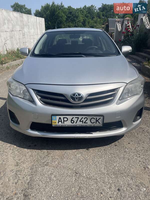 Седан Toyota Corolla 2013 в Запорожье