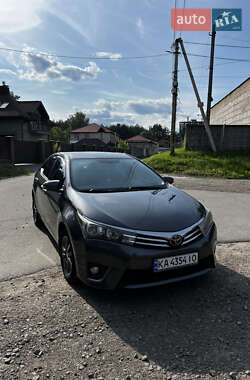 Седан Toyota Corolla 2016 в Вышгороде