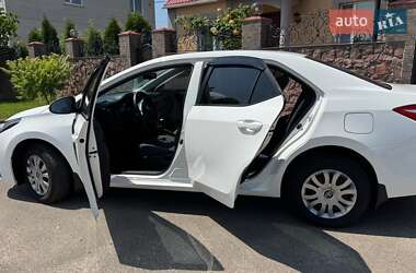 Седан Toyota Corolla 2017 в 