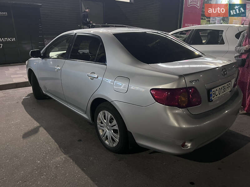 Седан Toyota Corolla 2008 в Львове