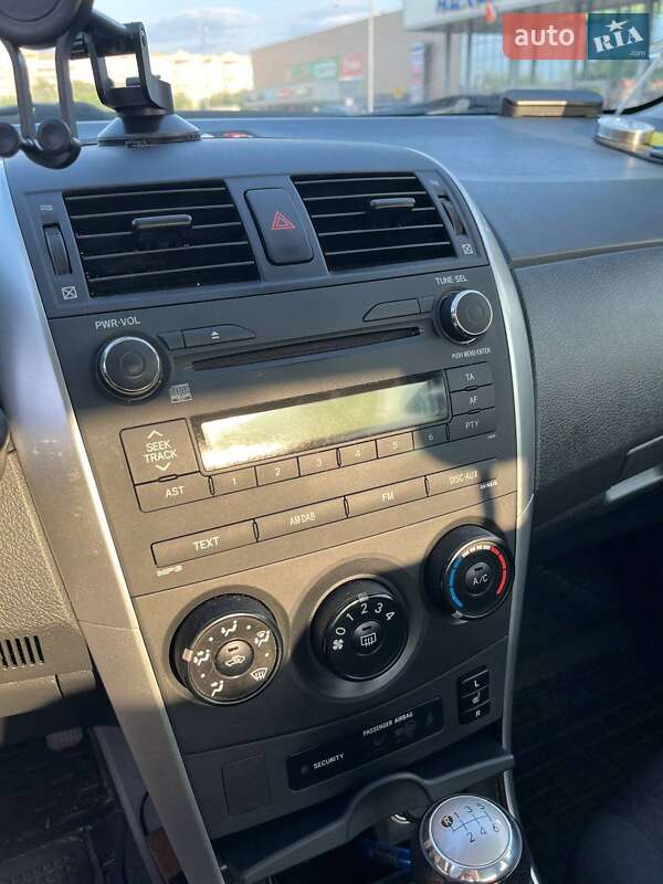 Седан Toyota Corolla 2010 в Борисполі