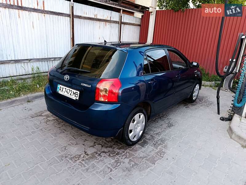 Хэтчбек Toyota Corolla 2005 в Львове