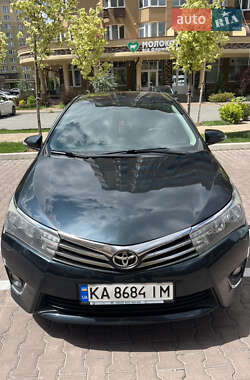 Седан Toyota Corolla 2016 в Киеве