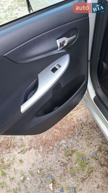 Седан Toyota Corolla 2011 в Киеве фото 10 Седан Toyota Corolla 2011 в Киеве