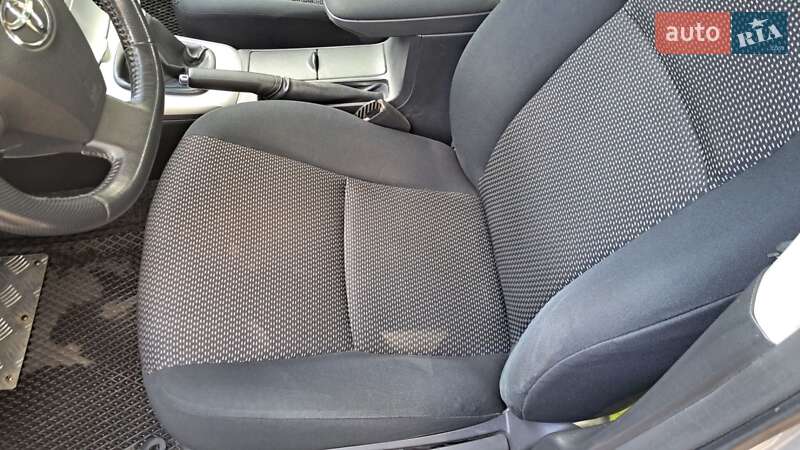 Седан Toyota Corolla 2011 в Киеве фото 13 Седан Toyota Corolla 2011 в Киеве