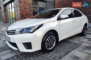 Седан Toyota Corolla 2014 в Днепре