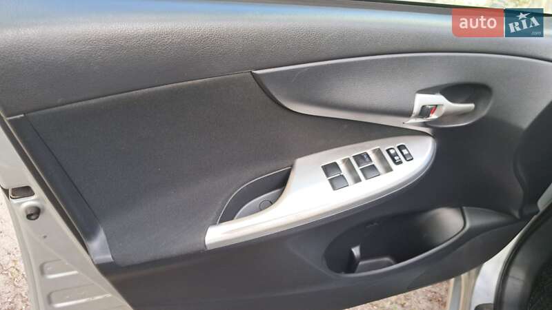 Седан Toyota Corolla 2011 в Киеве фото 19 Седан Toyota Corolla 2011 в Киеве