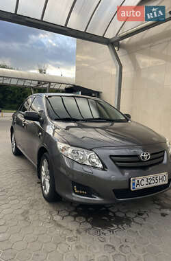 Седан Toyota Corolla 2010 в 