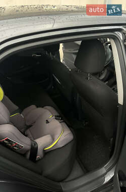 Седан Toyota Corolla 2010 в 