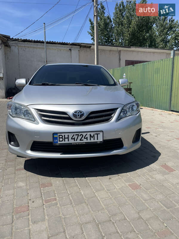 Седан Toyota Corolla 2010 в Арцизові