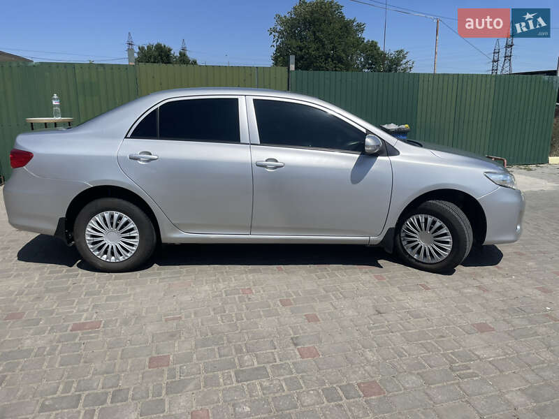 Седан Toyota Corolla 2010 в Арцизові