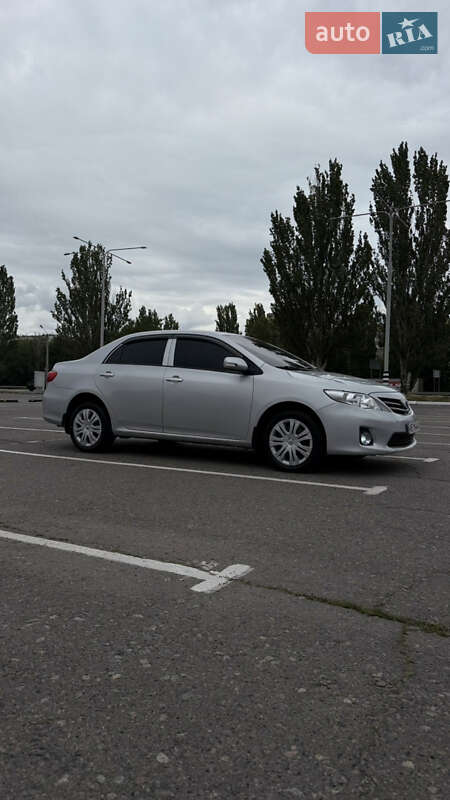 Седан Toyota Corolla 2010 в Днепре