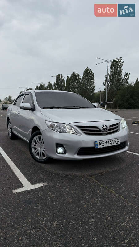 Седан Toyota Corolla 2010 в Днепре