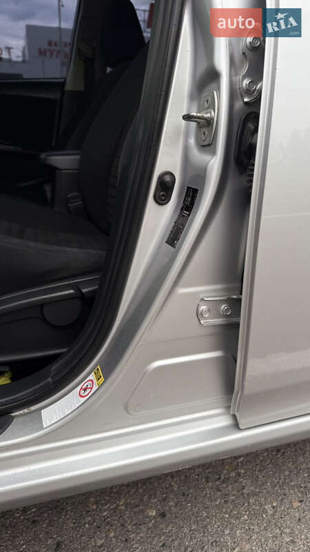 Седан Toyota Corolla 2010 в Днепре