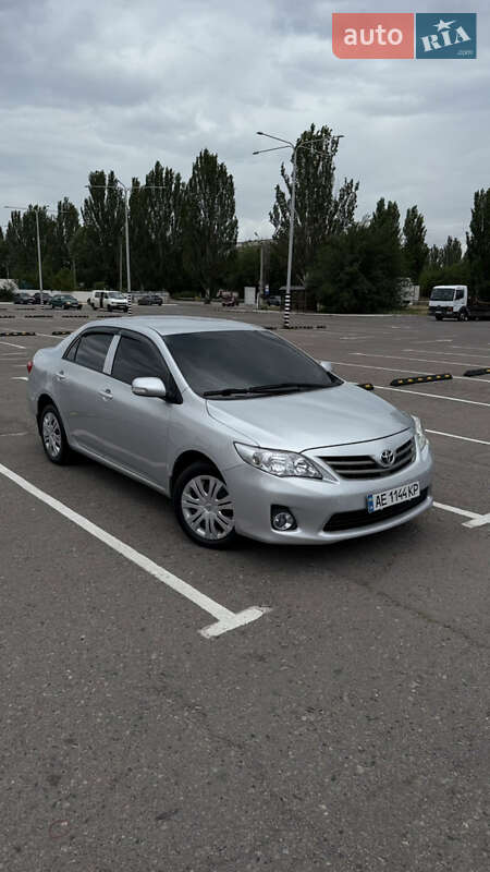 Седан Toyota Corolla 2010 в Днепре
