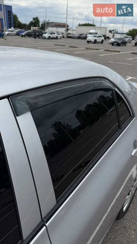 Седан Toyota Corolla 2010 в Днепре