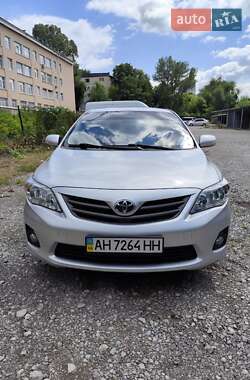 Седан Toyota Corolla 2011 в Дніпрі