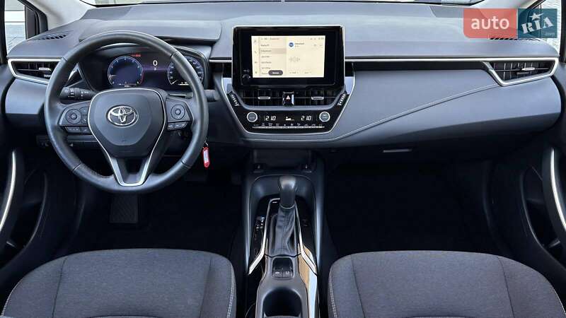Седан Toyota Corolla 2024 в Киеве