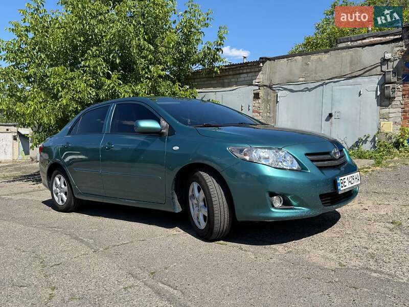 Седан Toyota Corolla 2008 в Николаеве