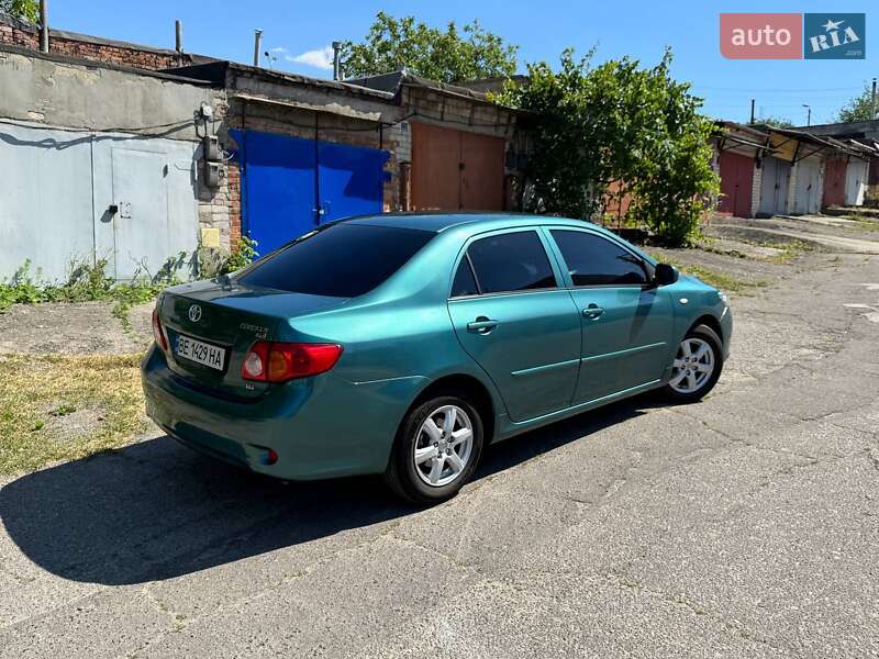 Седан Toyota Corolla 2008 в Николаеве