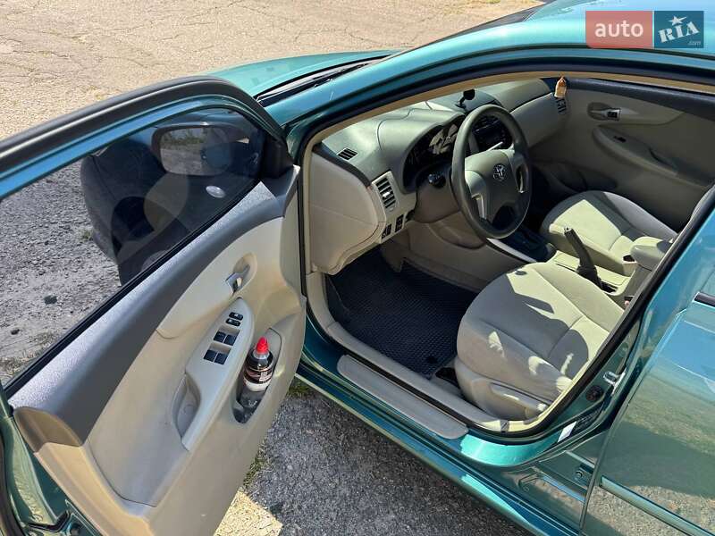 Седан Toyota Corolla 2008 в Николаеве