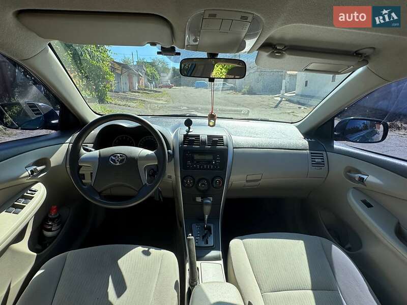 Седан Toyota Corolla 2008 в Николаеве