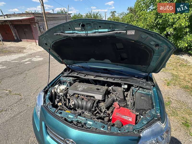 Седан Toyota Corolla 2008 в Николаеве