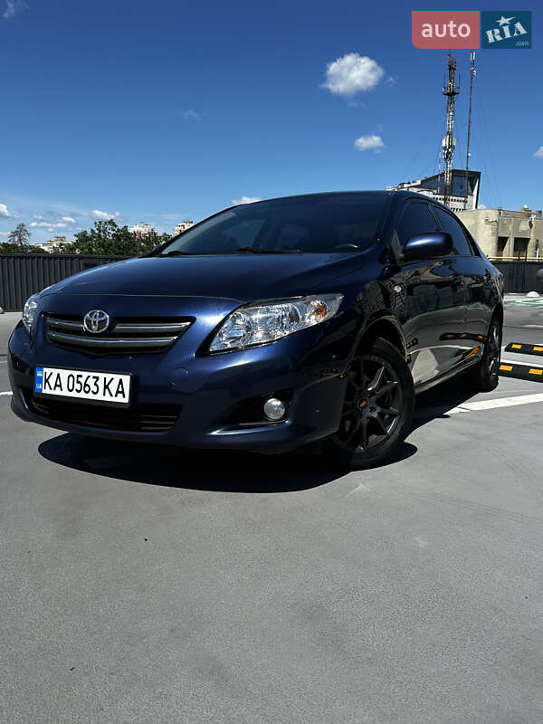 Седан Toyota Corolla 2009 в Києві