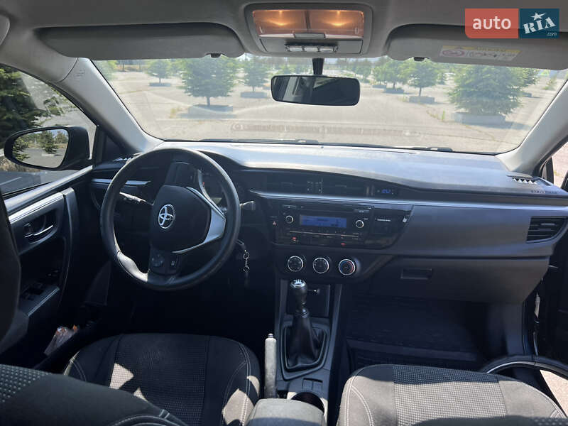 Седан Toyota Corolla 2013 в Одесі