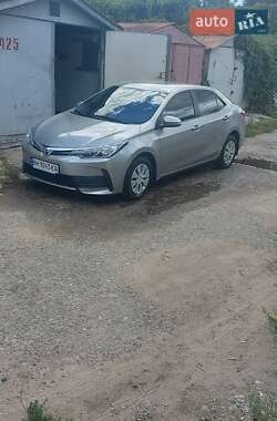Седан Toyota Corolla 2018 в 