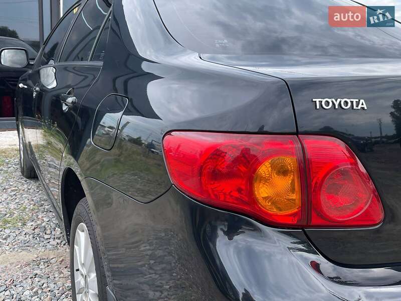 Седан Toyota Corolla 2008 в Киеве